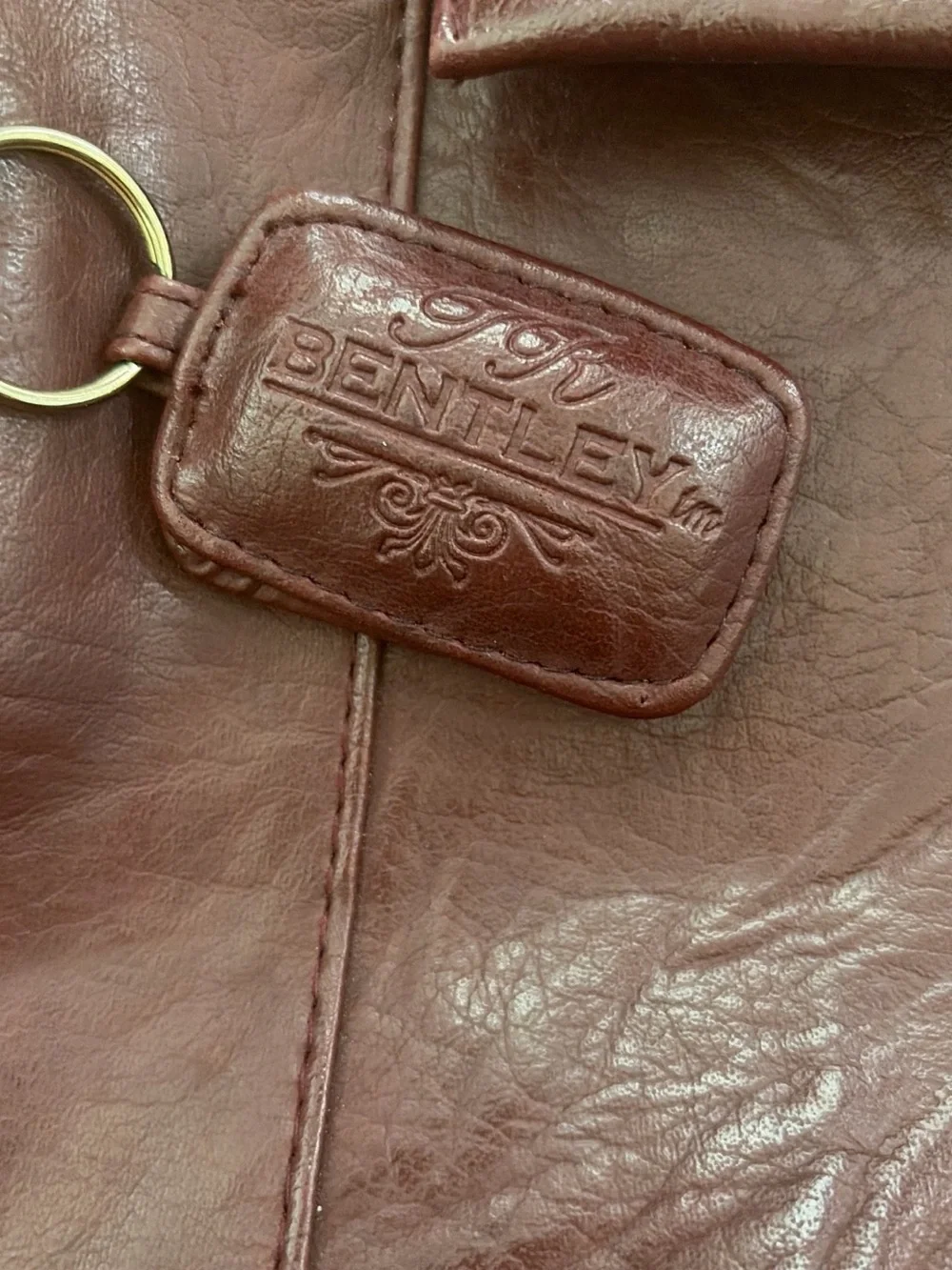 Women's Leather Shoulder Bag in Wine Red